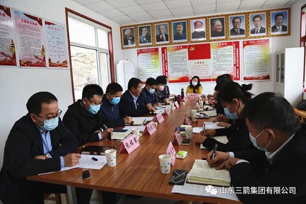 認(rèn)領(lǐng)愛(ài)心果樹(shù) 助力精準(zhǔn)扶貧――山東三箭集團(tuán)開(kāi)展第三季精準(zhǔn)扶貧果樹(shù)認(rèn)領(lǐng)活動(dòng)