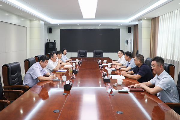 山東三箭集團(tuán)孫冠軍董事長(zhǎng)一行赴天橋區(qū)拜訪交流